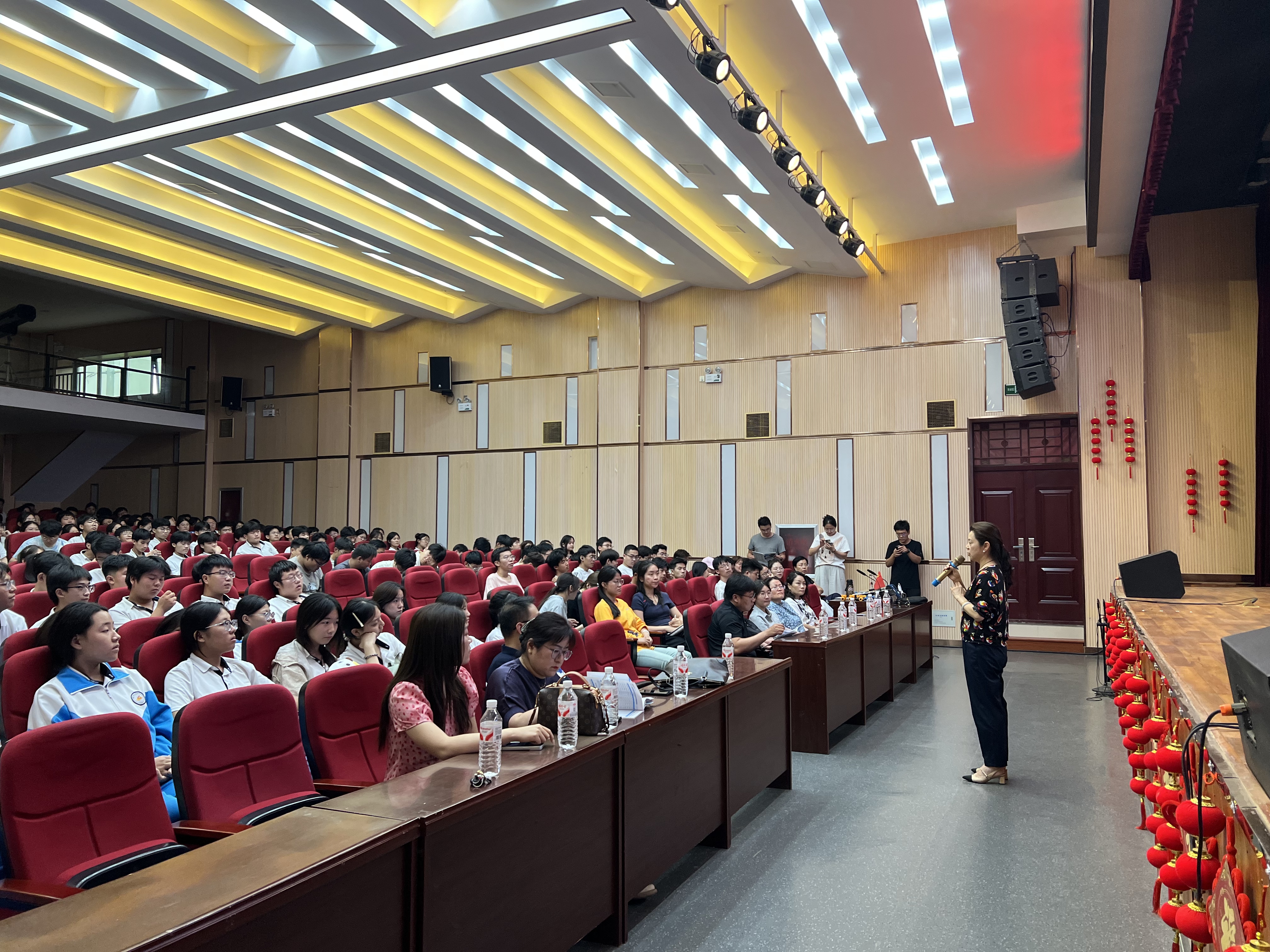 fbdc33bb62f4e82a68f12801d0c1918