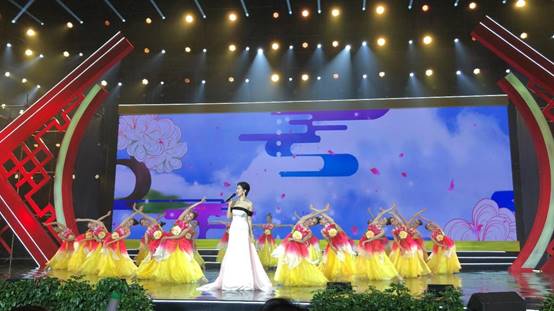 说明: C:\Users\jiang\Desktop\报送招生宣传材料\各公司\2022招生宣传材料\太阳成集团tyc122cc招生宣传\办学特色、办学实力和师生风采图片\CCTV7中央电视台农业春晚舞蹈创作与演出.jpg